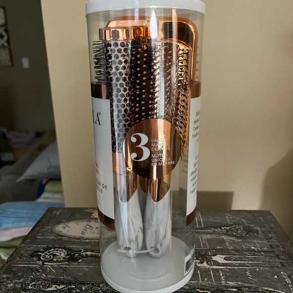 Set of 3 Hairbrushes - Picture 3 of 6